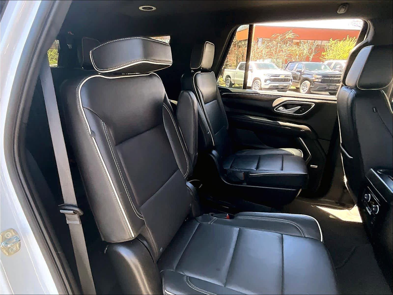 Used 2024 Chevrolet Tahoe Premier AWD/4WD image 15