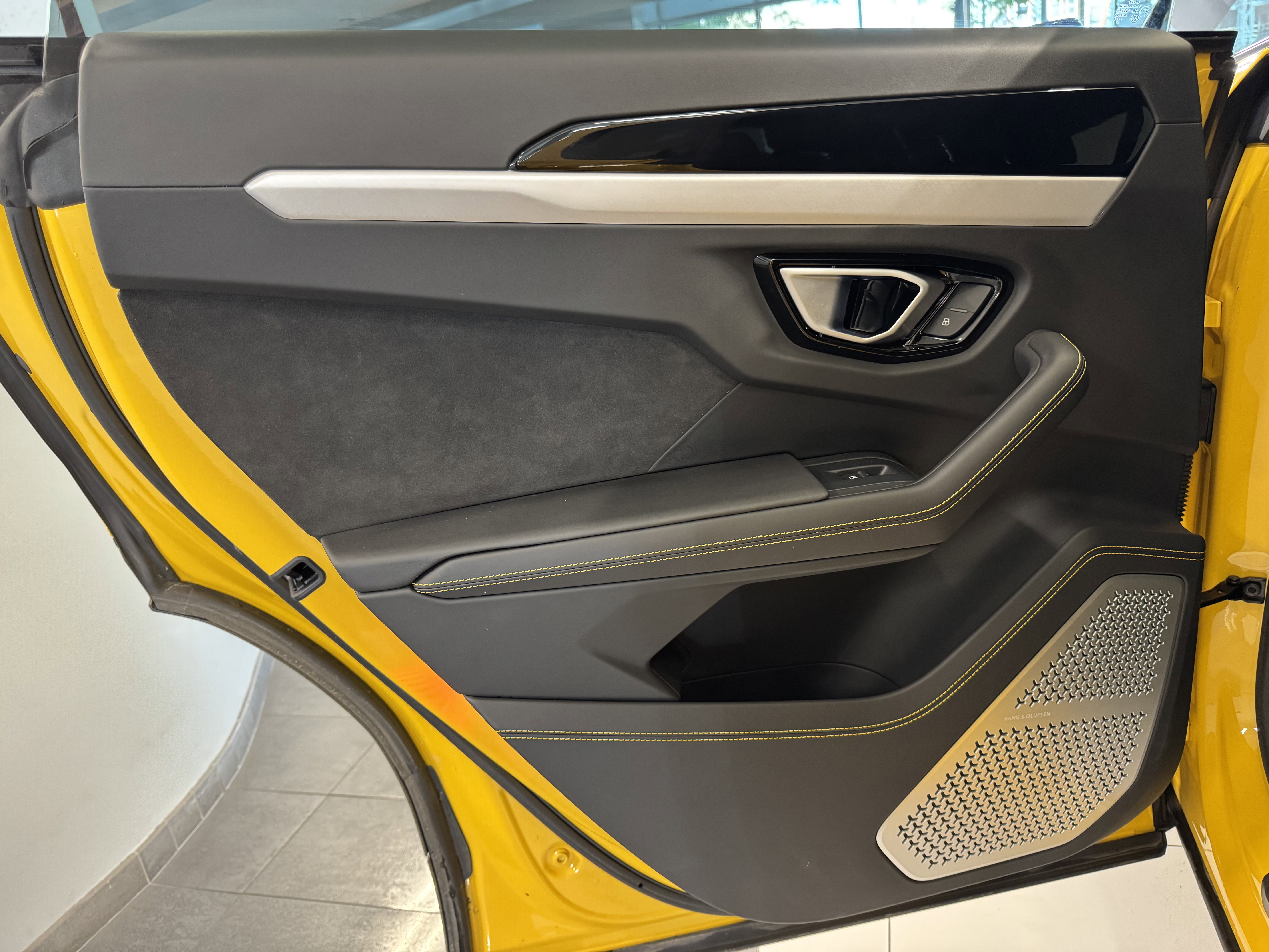 Used 2020 Lamborghini Urus image 27