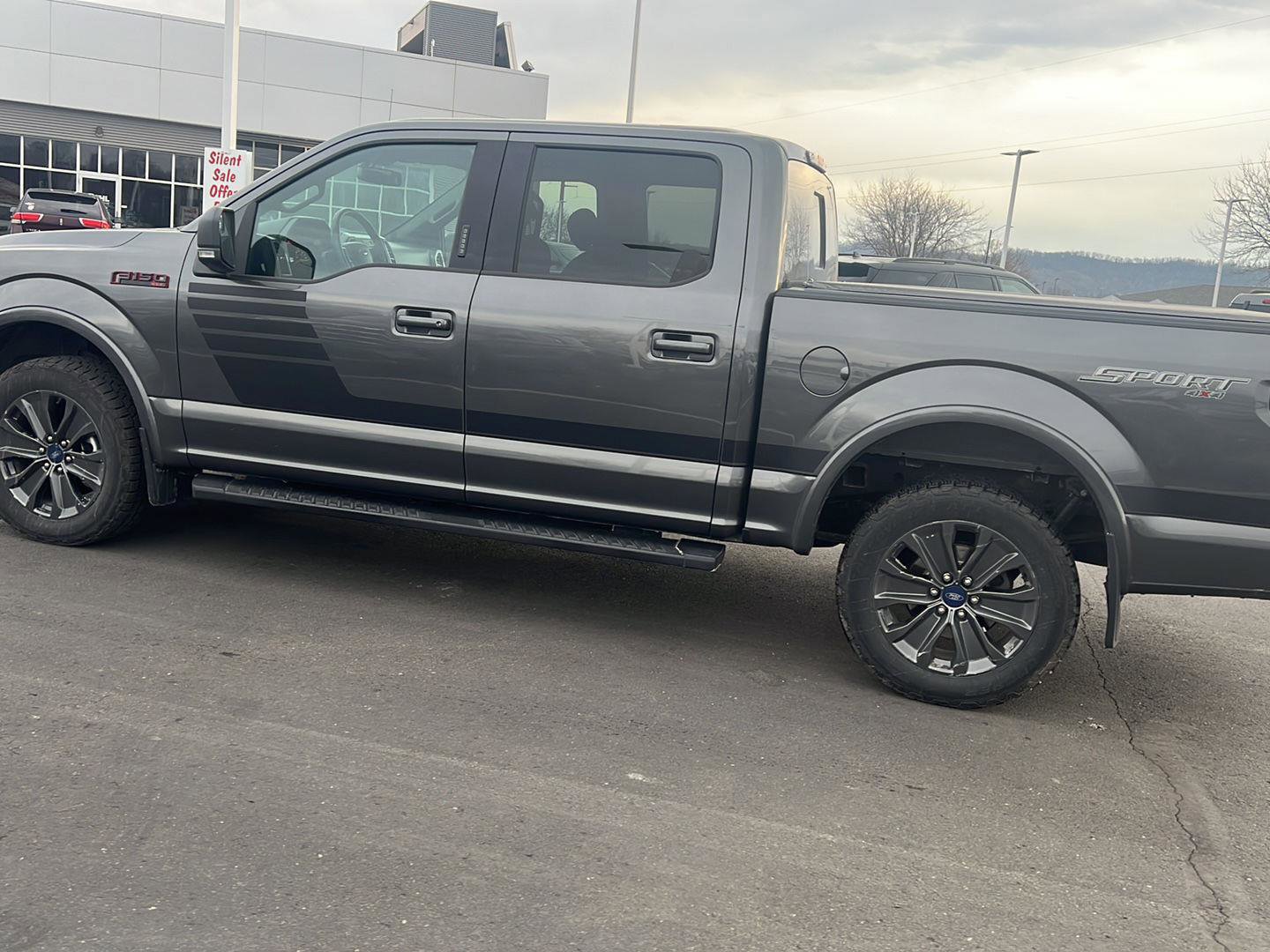 Used 2018 Ford F150 XLT w/ Equipment Group 302A Luxury image 11