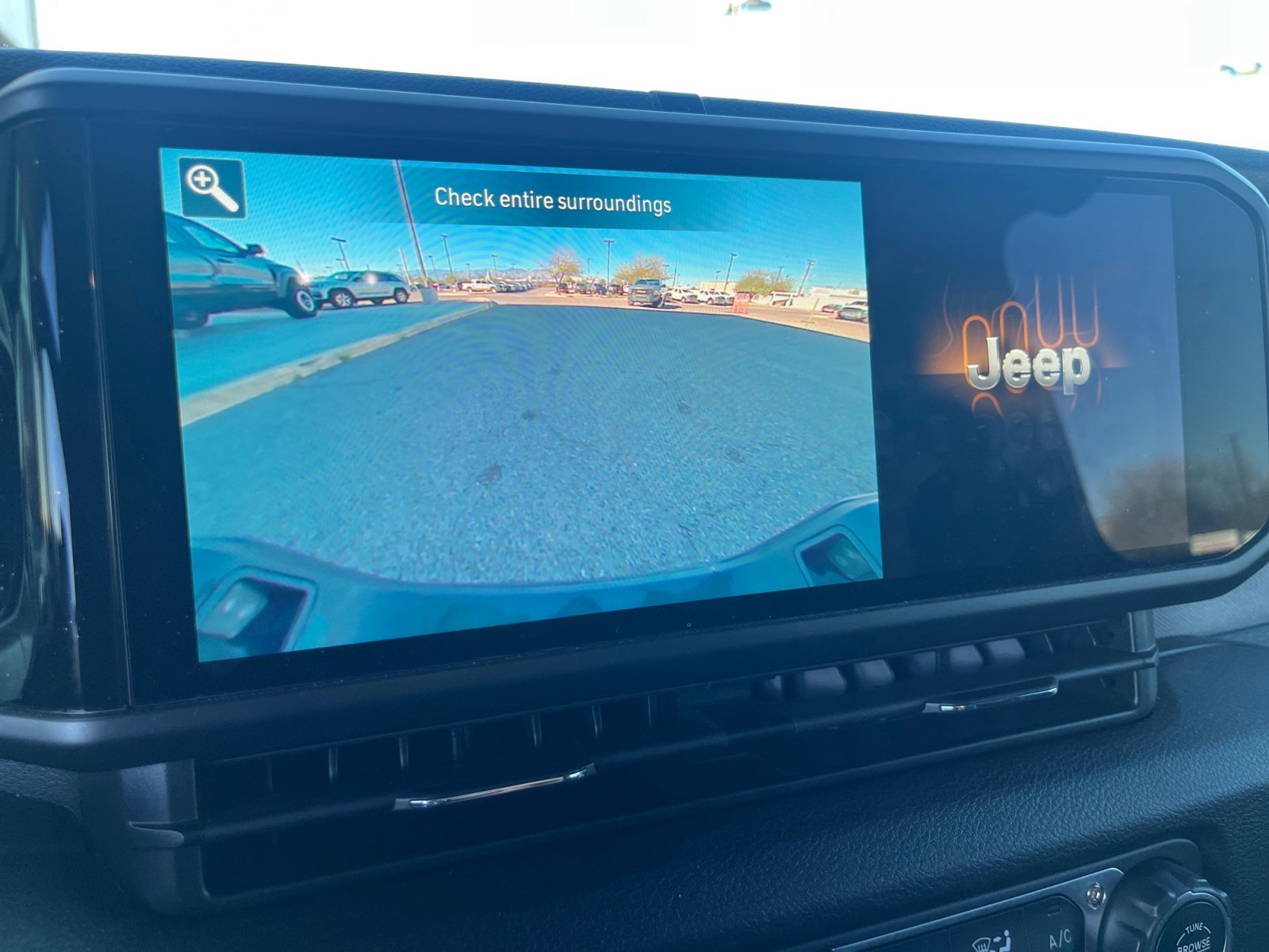 Used 2024 Jeep Gladiator Sport image 28