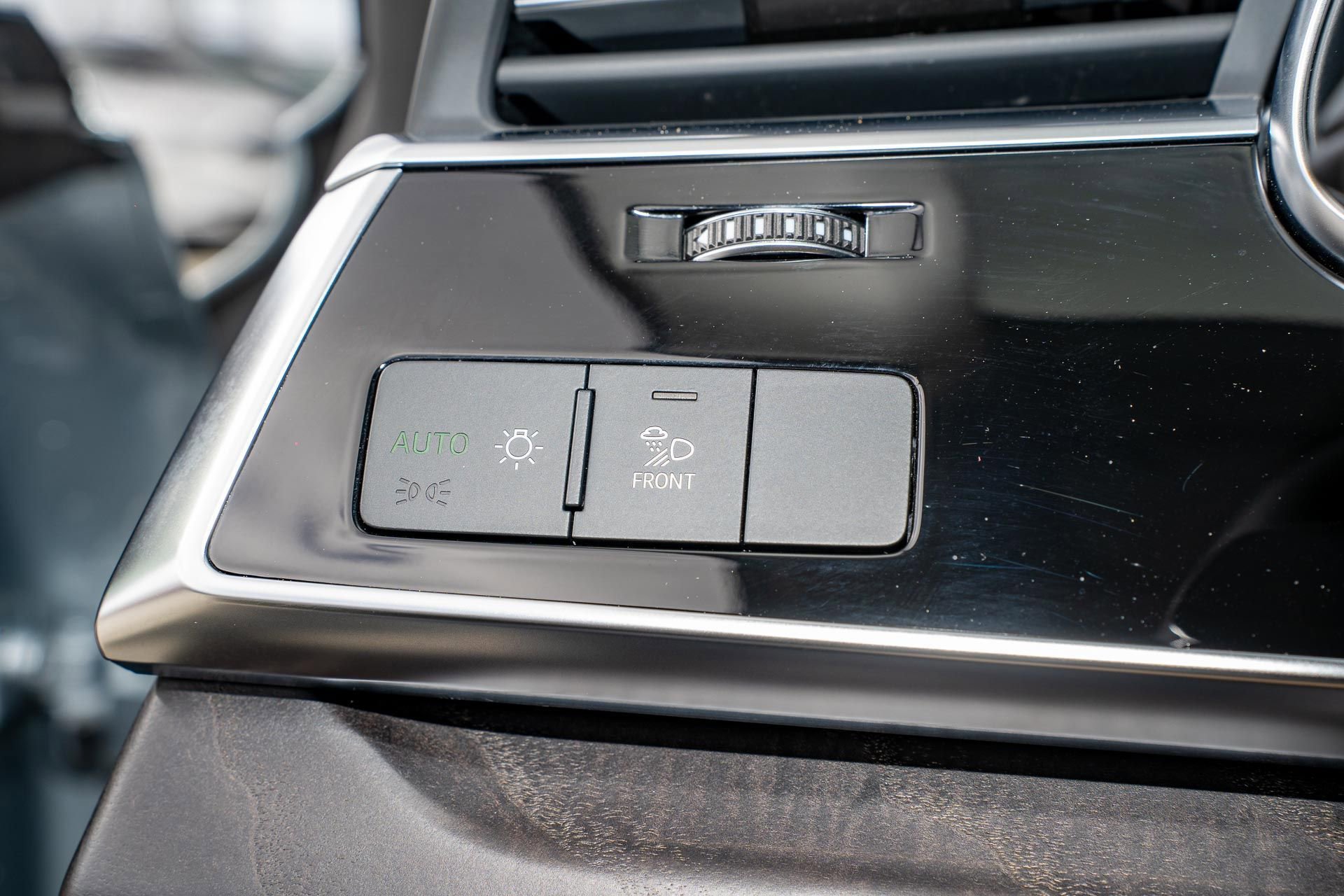 Used 2023 Audi Q8 Premium Plus w/ Premium Plus Package image 37