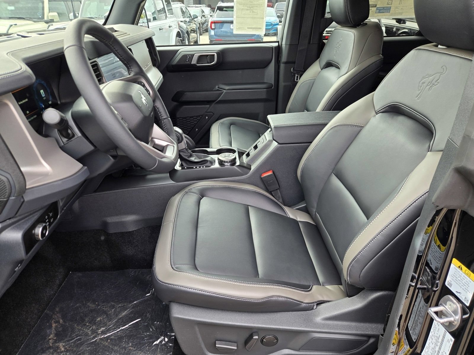 New 2026 Ford Bronco Outer Banks w/ Sasquatch Package AWD/4WD image 8