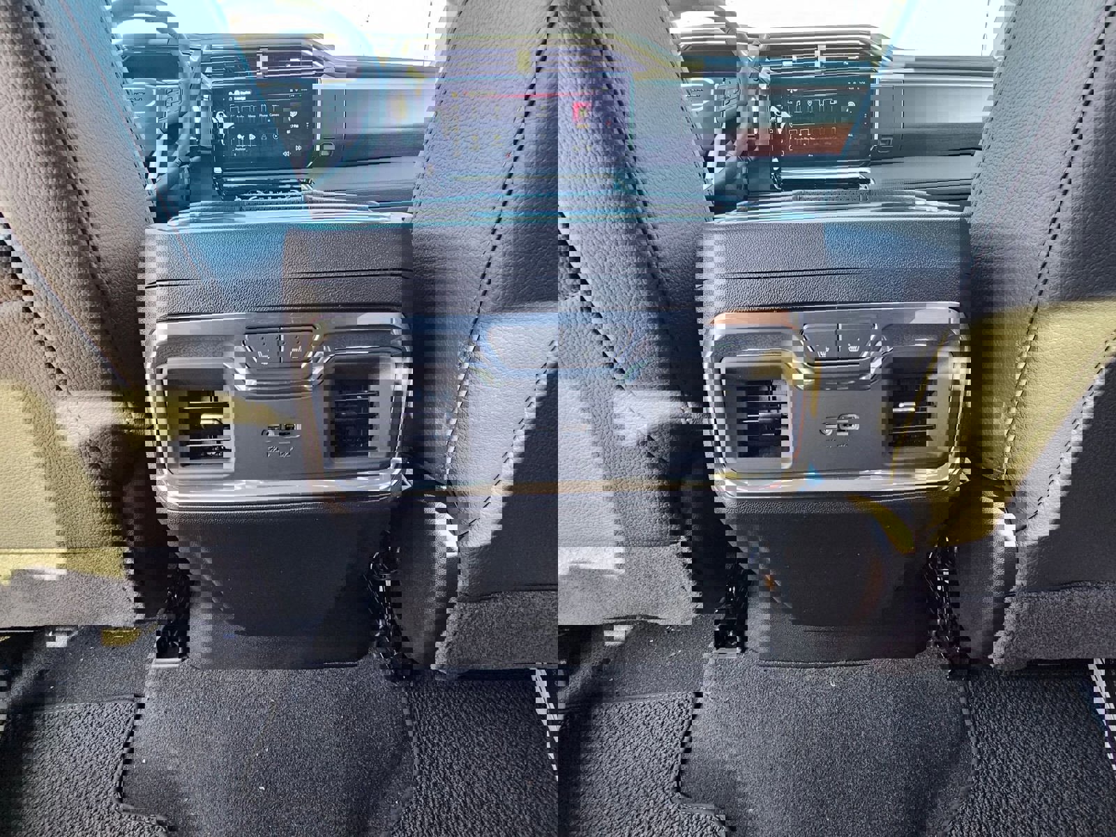 New 2026 GMC Sierra 2500 Denali w/ Denali Reserve Package image 23