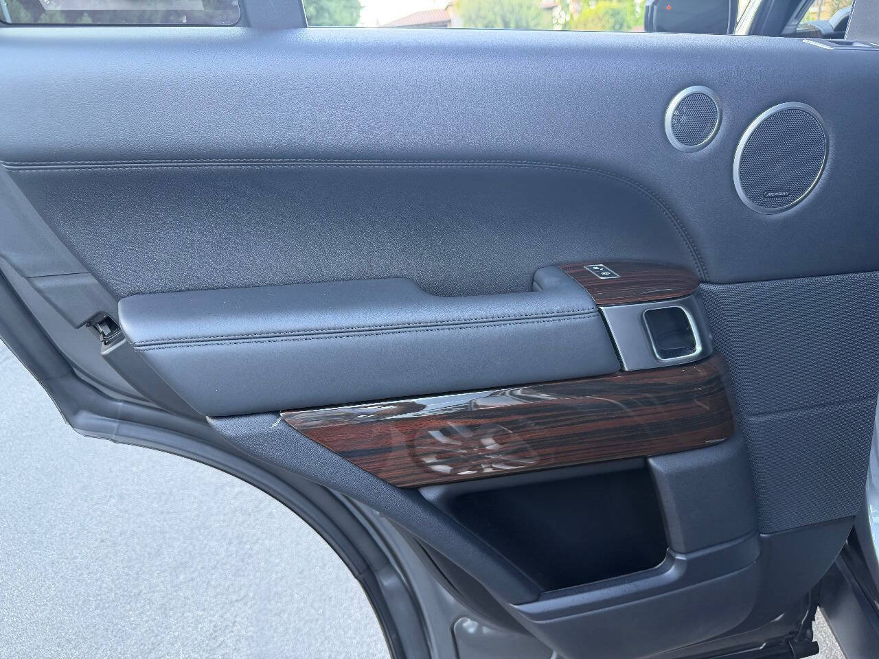 Used 2014 Land Rover Range Rover Supercharged AWD/4WD image 19