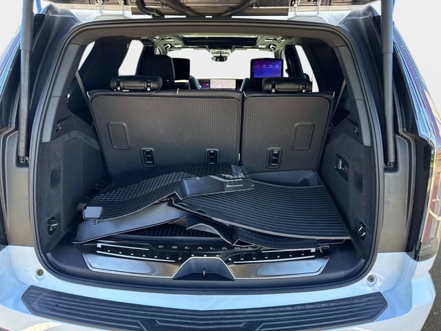 New 2026 Cadillac Escalade Luxury w/ Touring Package AWD/4WD image 5