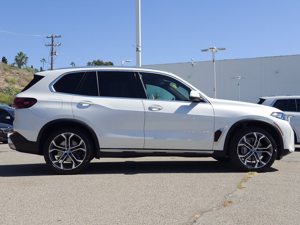 Used 2024 BMW X5 sDrive40i w/ Premium Package RWD image 6