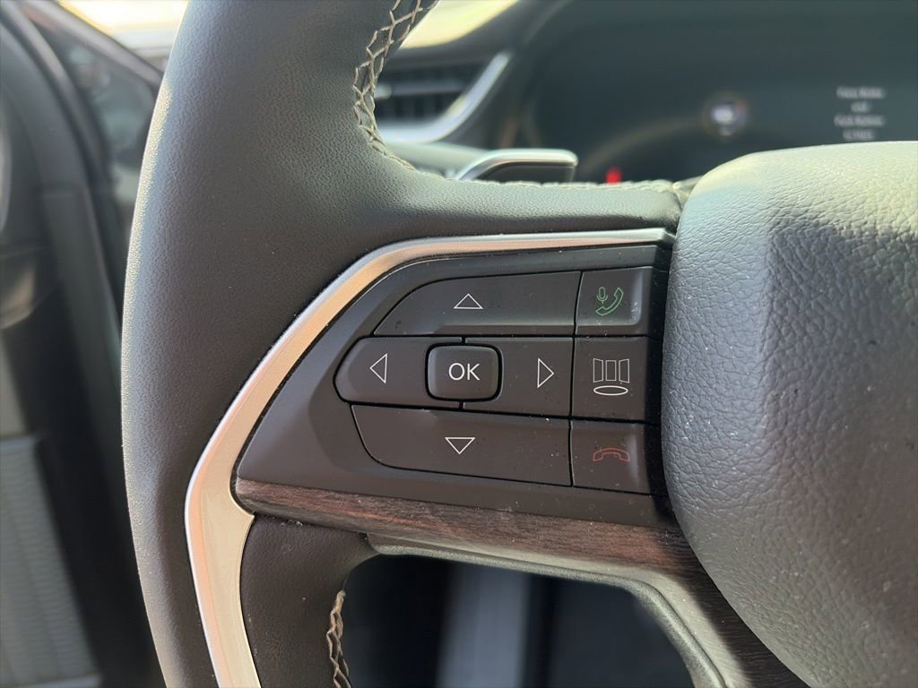 Used 2024 Jeep Grand Cherokee Limited w/ Black Appearance Package image 31