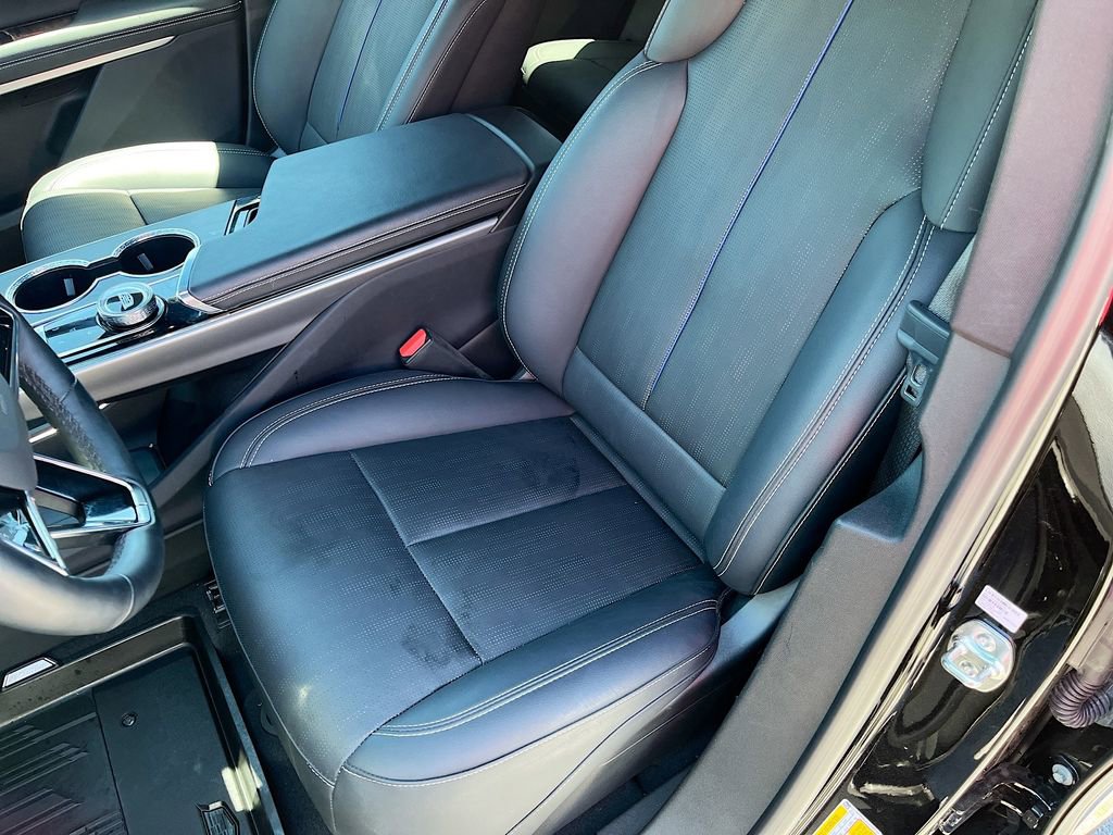 Used 2025 Cadillac Lyriq Sport w/ LPO, Floor Liner Package AWD/4WD image 20