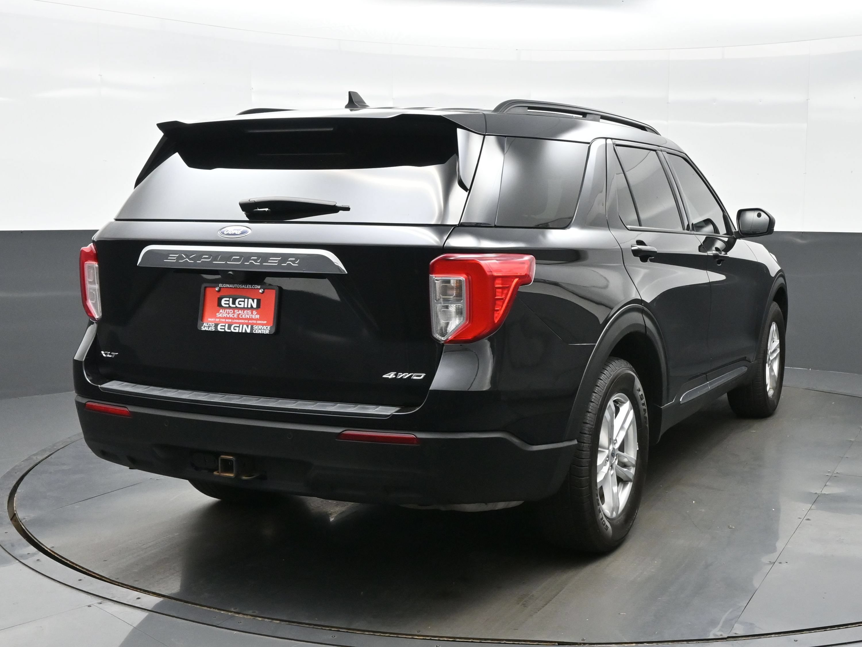 Used 2021 Ford Explorer XLT w/ Class III Trailer Tow Package AWD/4WD image 5