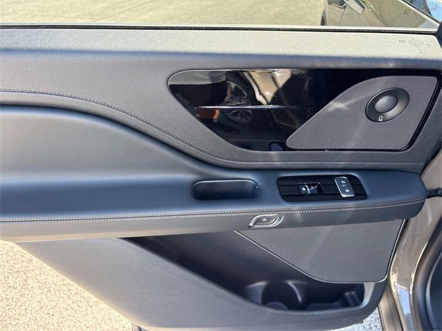 New 2025 Lincoln Aviator AWD w/ Equipment Group 101A image 20