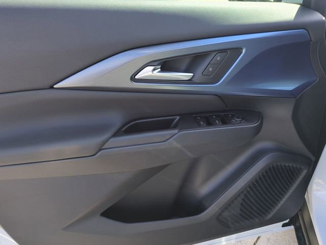 New 2026 Chevrolet Equinox EV LT image 10