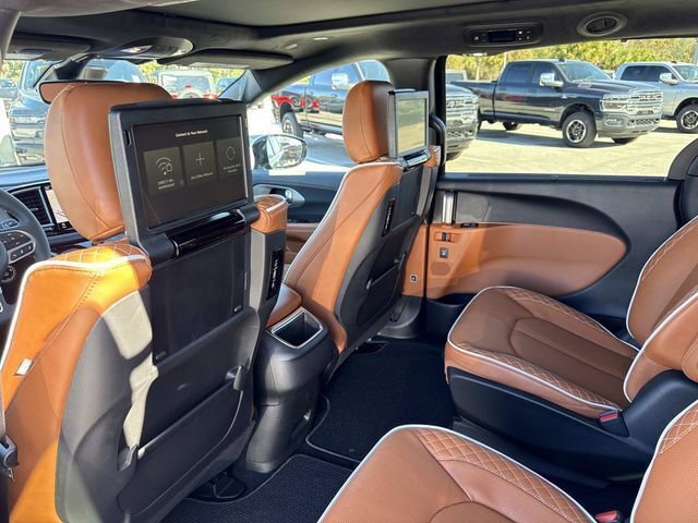 New 2026 Chrysler Pacifica Pinnacle FWD image 17