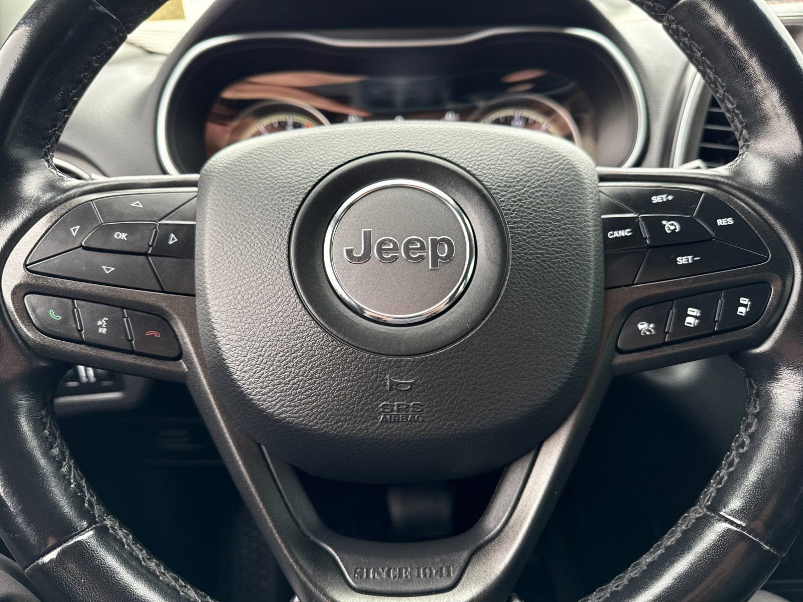 Used 2020 Jeep Cherokee Trailhawk w/ Technology Group image 27