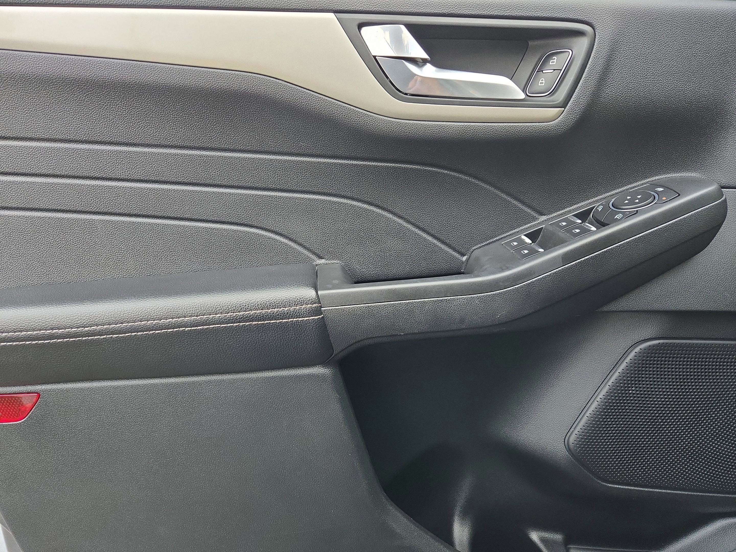 Used 2021 Ford Escape SEL image 20