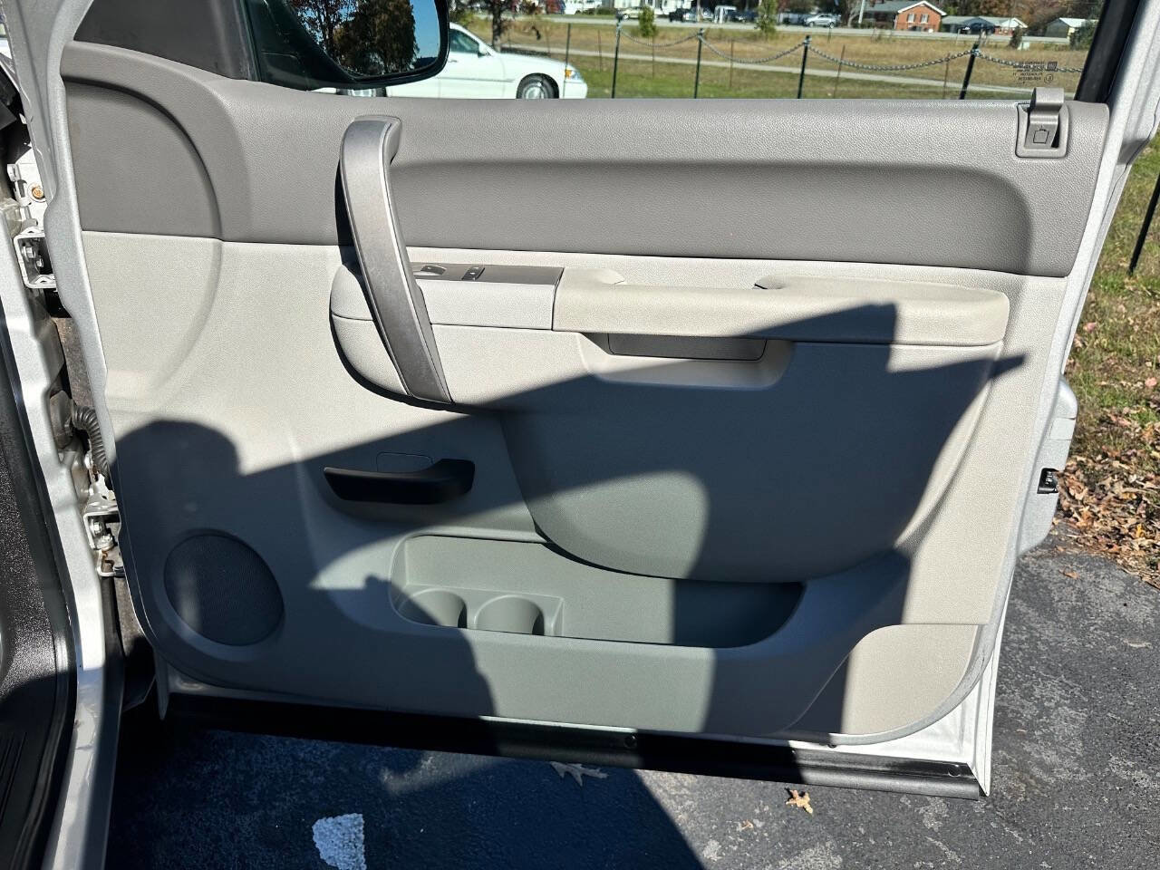 Used 2010 GMC Sierra 1500 W/T image 25