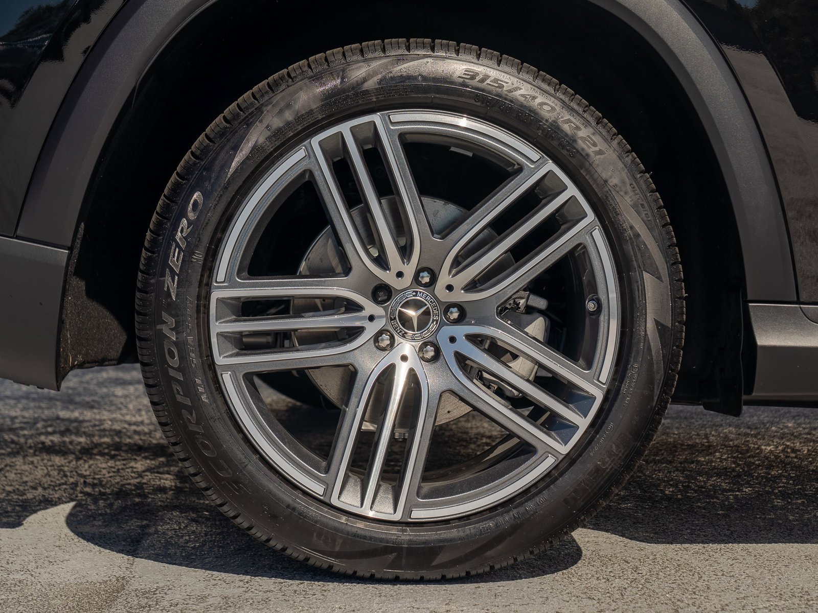 Certified 2025 Mercedes-Benz GLS 450 4MATIC image 14