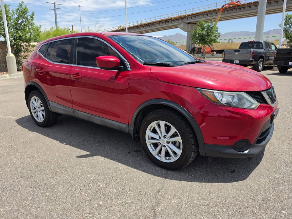 Used 2018 Nissan Rogue Sport S w/ S Appearance Package FWD image 4