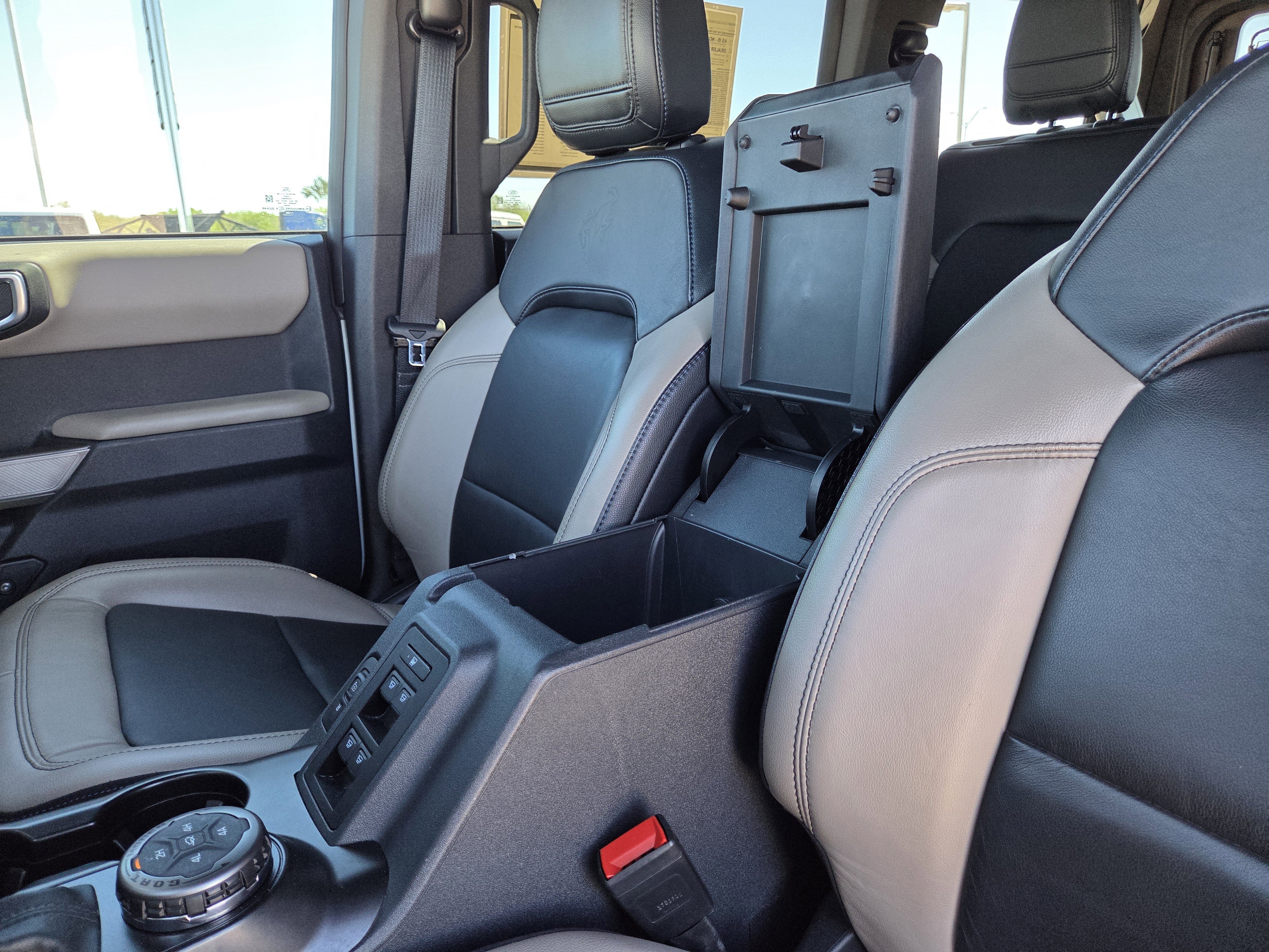 Used 2023 Ford Bronco Wildtrak image 30