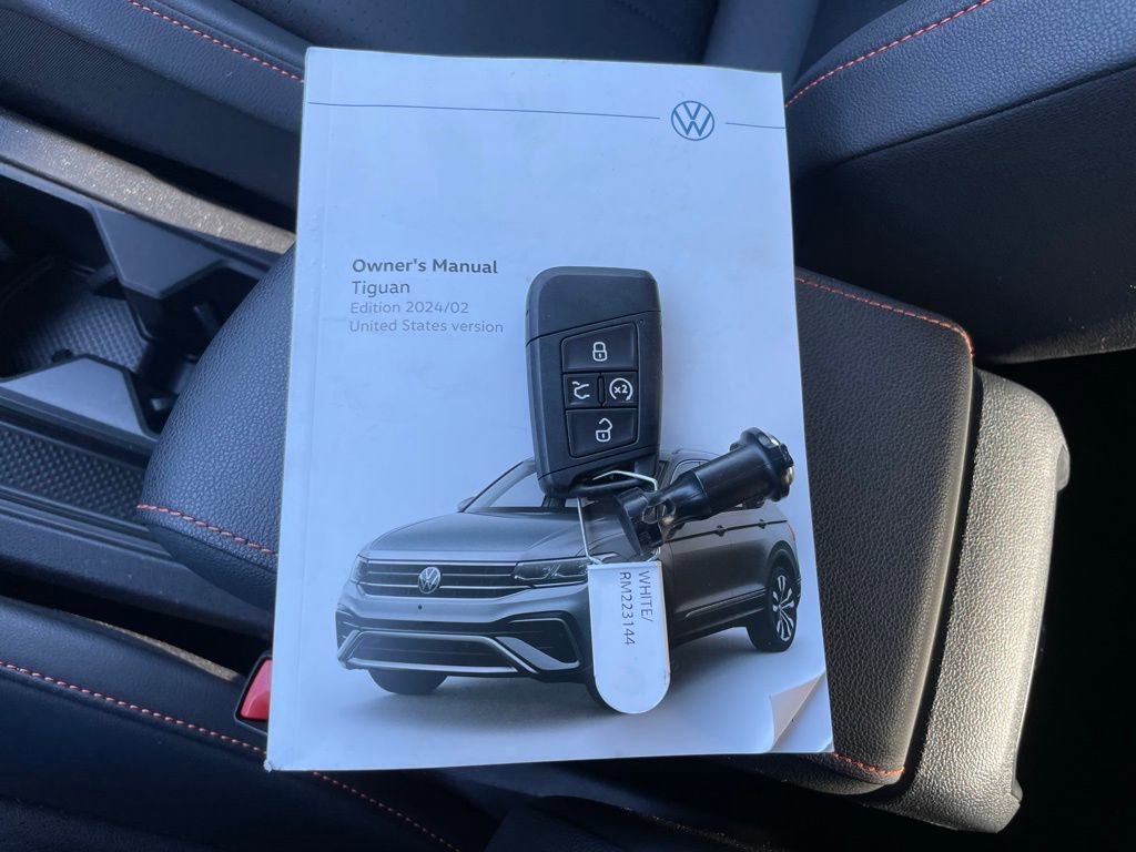 Used 2024 Volkswagen Tiguan Wolfsburg Edition AWD/4WD image 46