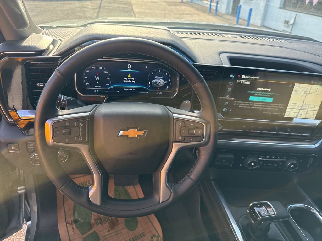 Used 2025 Chevrolet Silverado 1500 LT AWD/4WD image 19