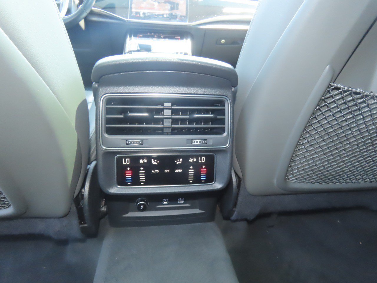 Used 2021 Audi Q8 Premium Plus AWD/4WD image 22