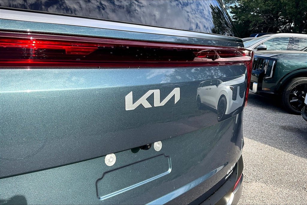 New 2027 Kia Carnival SX FWD image 9