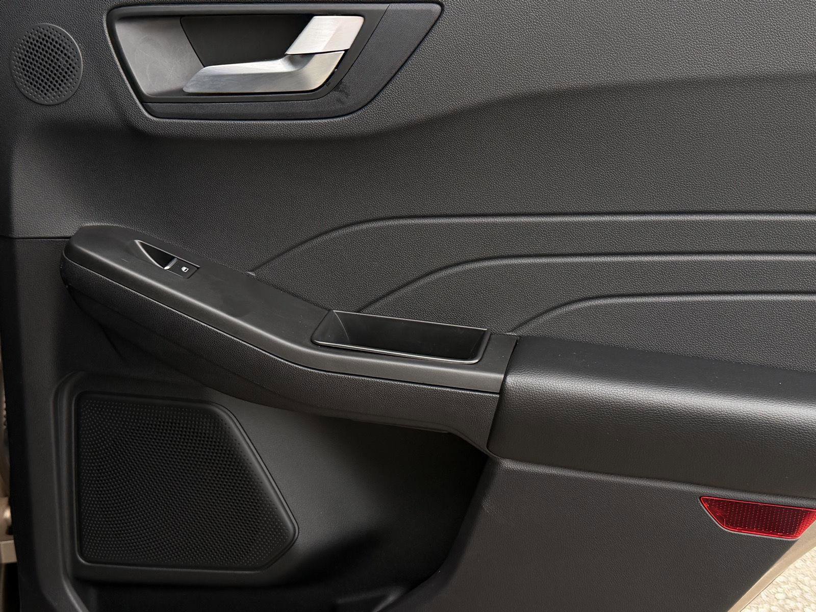 Used 2021 Ford Escape SEL w/ Technology Package image 28