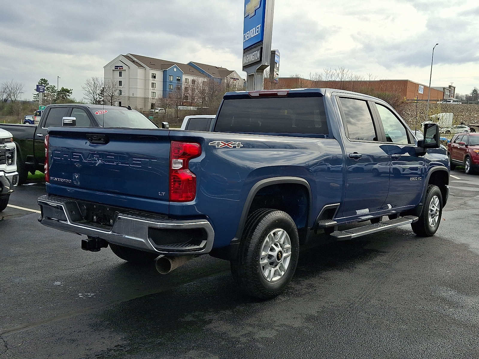 Used 2025 Chevrolet Silverado 2500 LT w/ Convenience Package AWD/4WD image 6