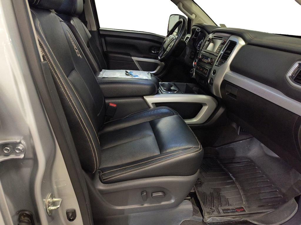 Used 2019 Nissan Titan PRO-4X w/ Pro-4x Convenience Package image 17