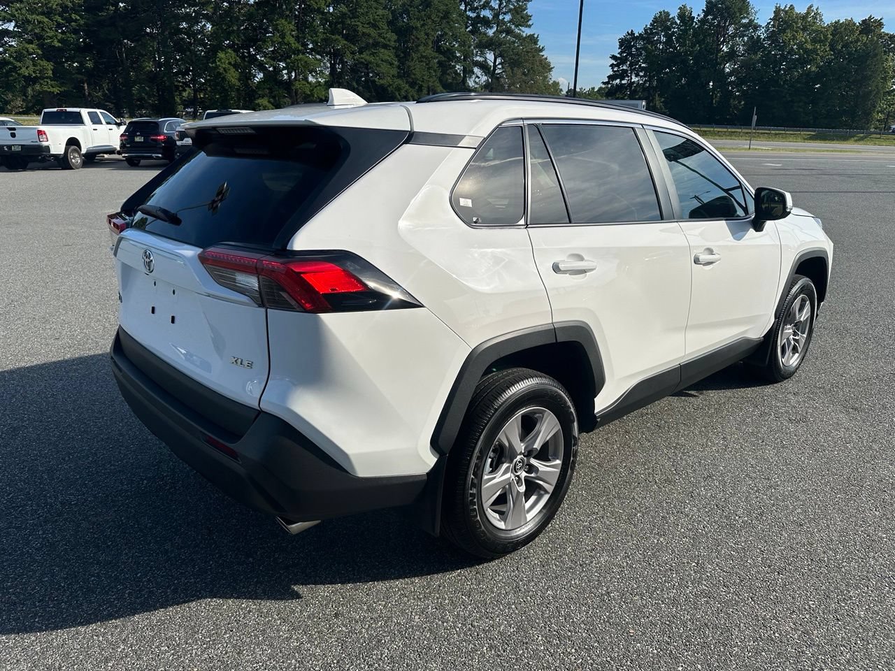 Used 2025 Toyota RAV4 XLE w/ Convenience Package FWD image 10