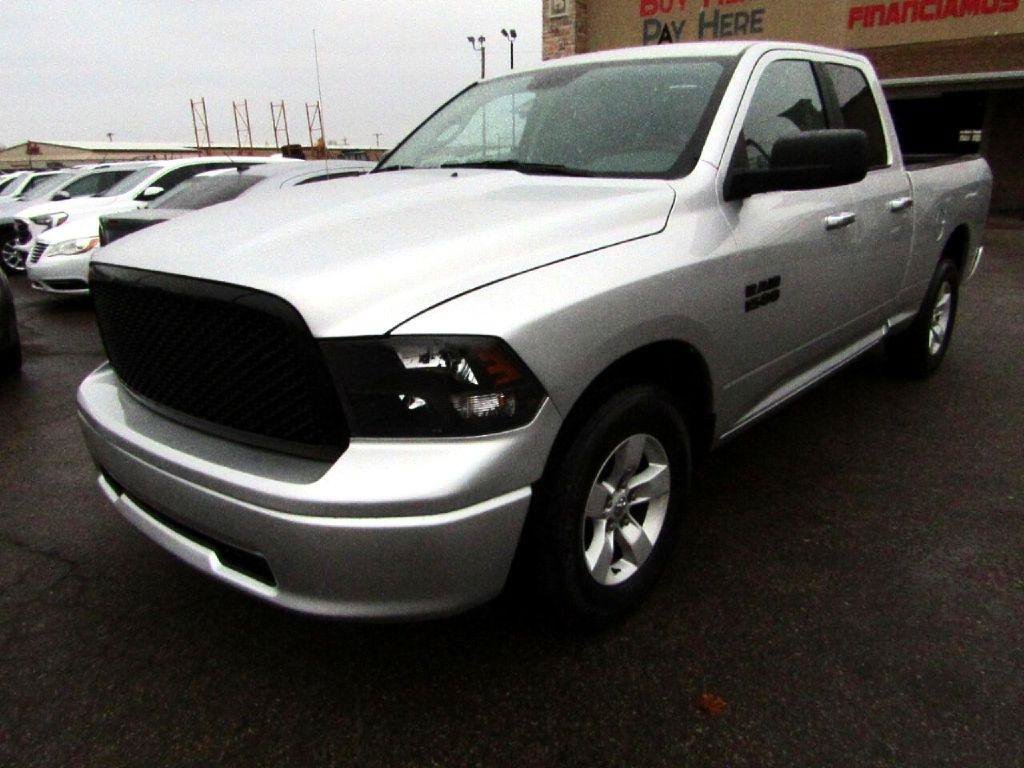 Used 2018 RAM 1500 Classic SLT RWD image 2