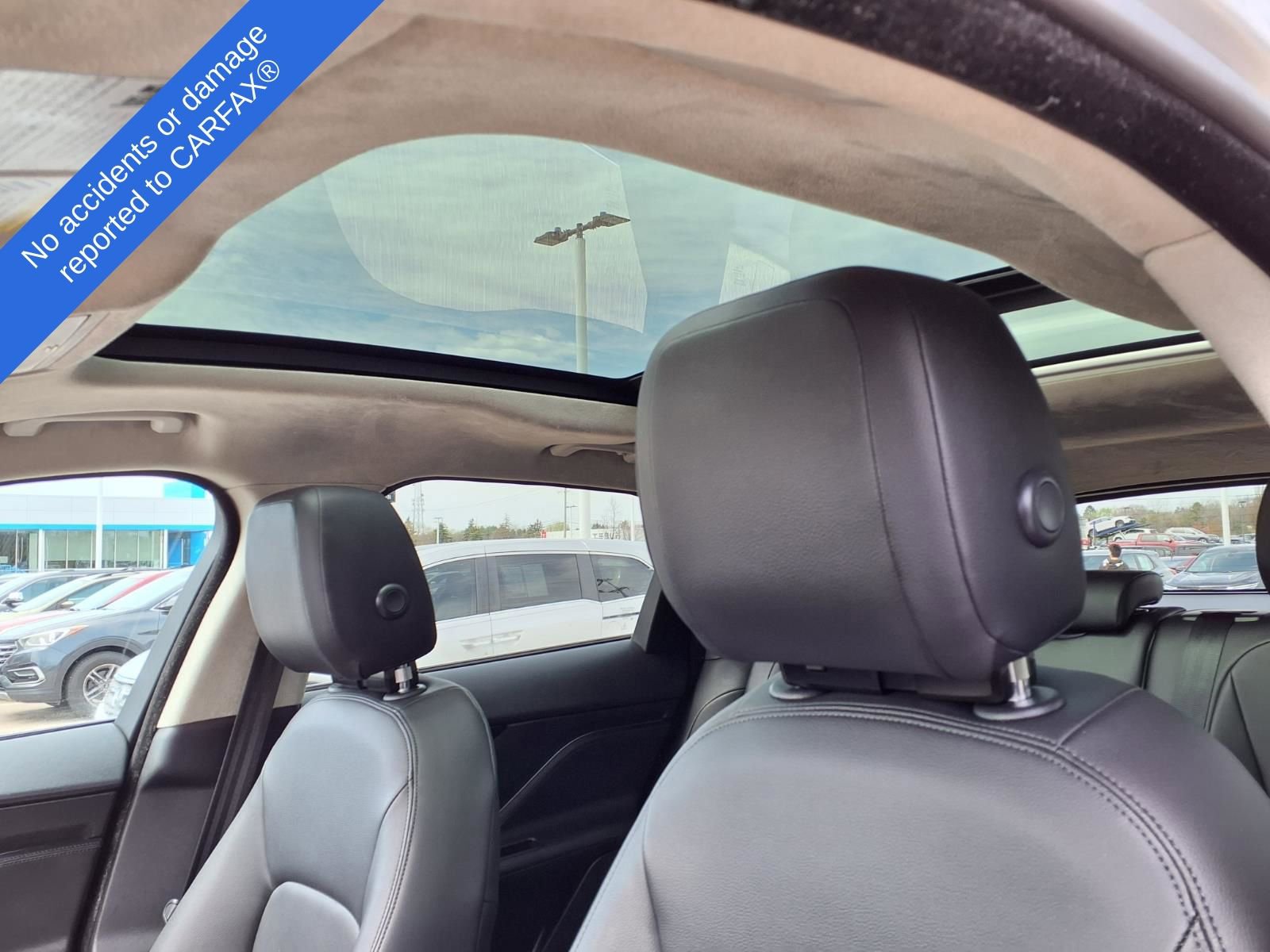 Used 2019 Jaguar F-PACE Premium image 21