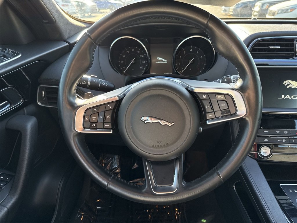 Used 2020 Jaguar F-PACE Prestige image 11