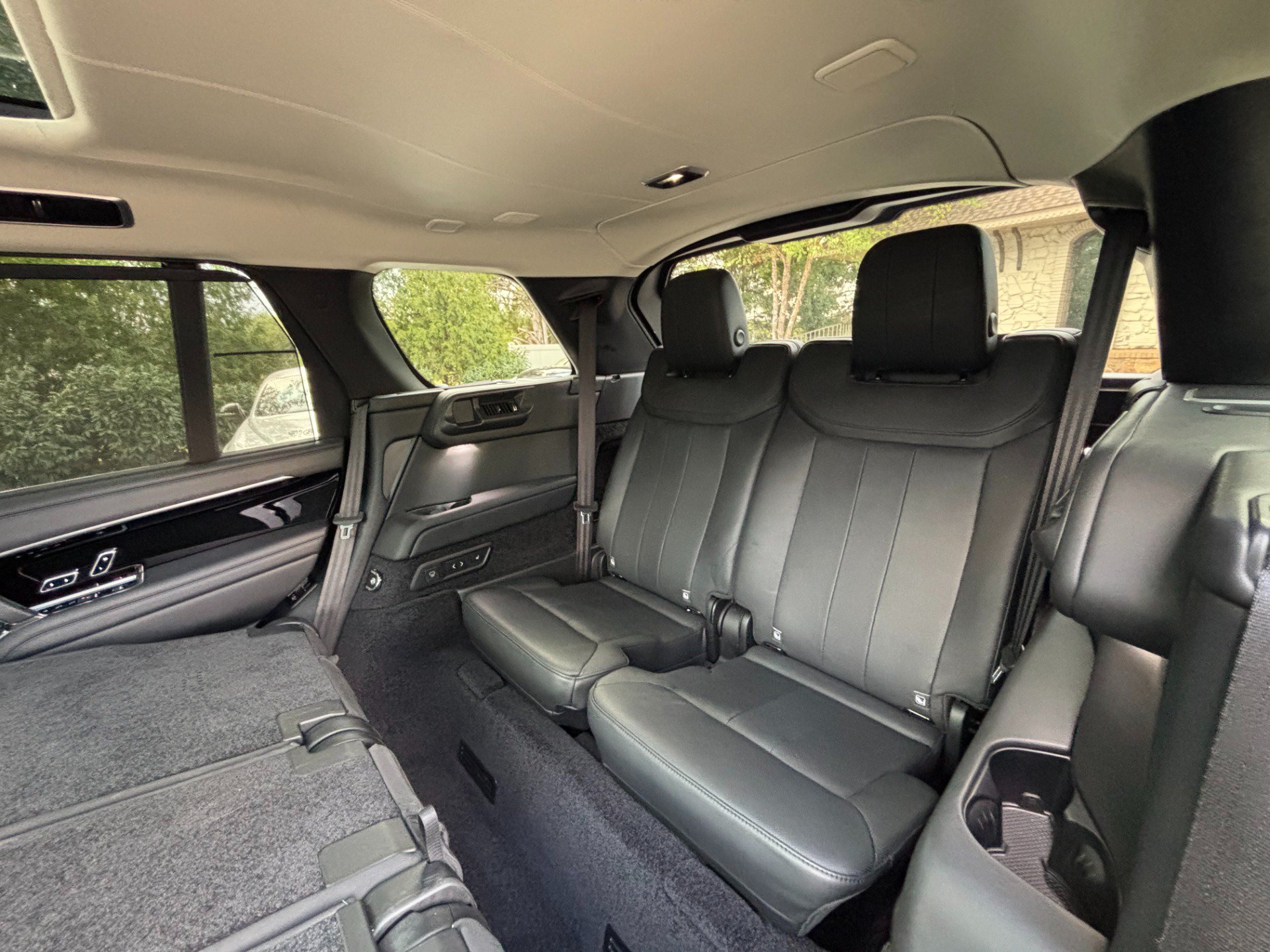 Used 2024 Land Rover Range Rover Long Wheelbase Autobiography AWD/4WD image 35