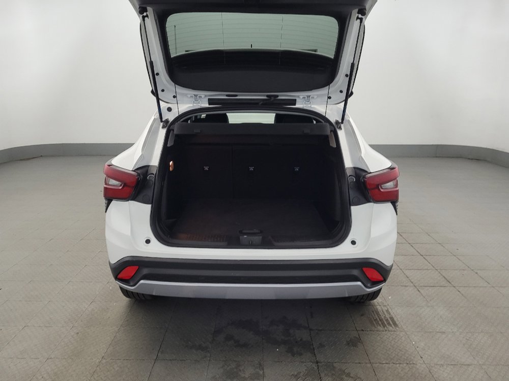 Used 2025 Chevrolet Trax LT FWD image 29