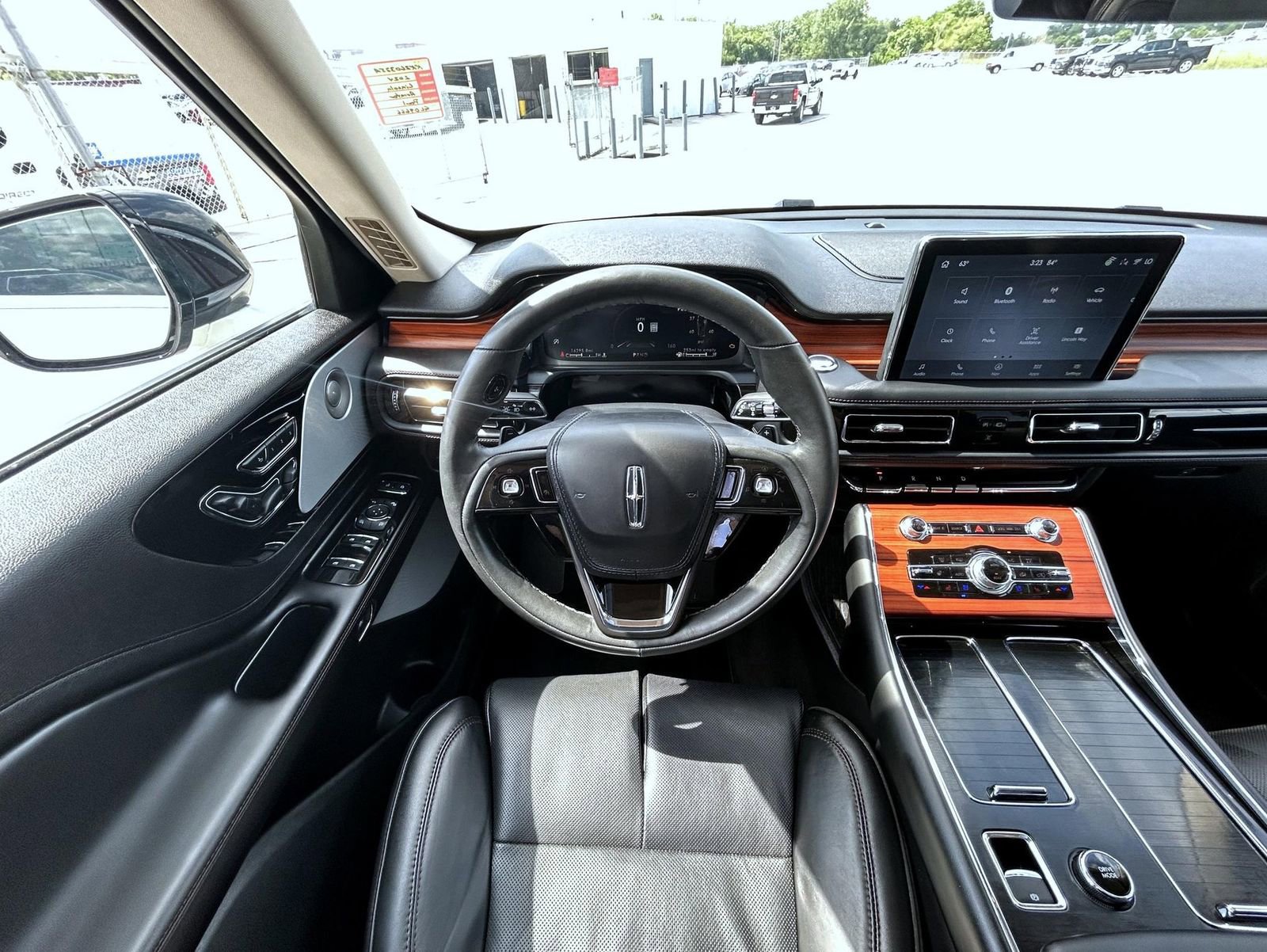 Used 2024 Lincoln Aviator Reserve w/ Equipment Group 201A AWD/4WD image 13