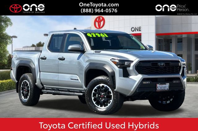 Certified 2025 Toyota Tacoma TRD Off-Road AWD/4WD image 1