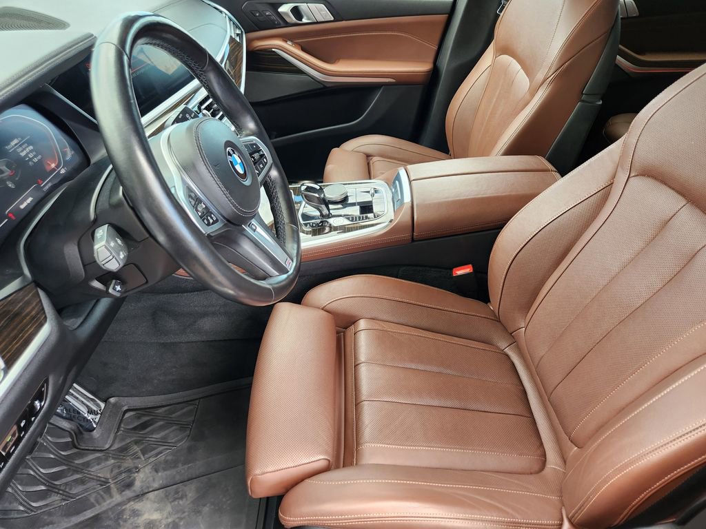 Used 2021 BMW X7 M50i w/ Dynamic Handling Package AWD/4WD image 4