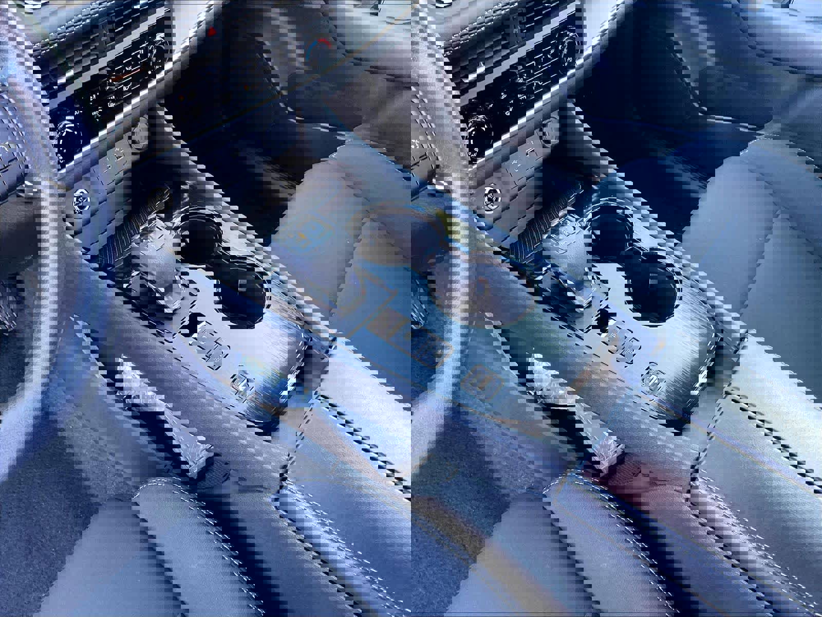 Used 2023 Nissan Rogue S image 19