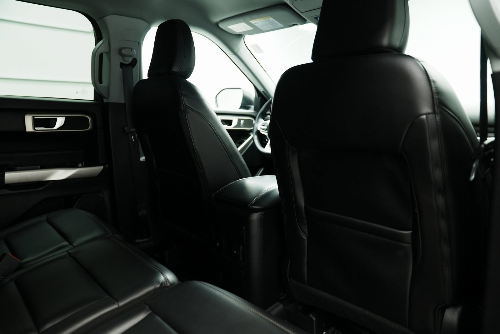 Used 2023 Ford Explorer XLT w/ Equipment Group 202A image 27