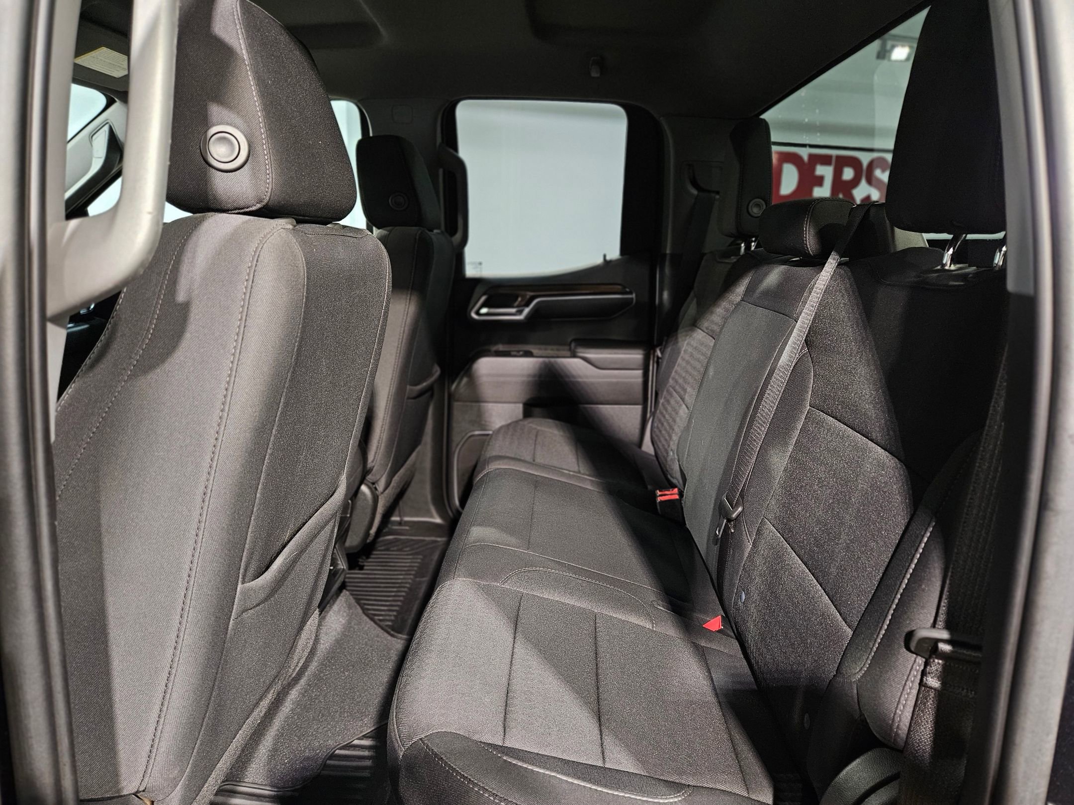 Used 2023 Chevrolet Silverado 1500 LT image 34