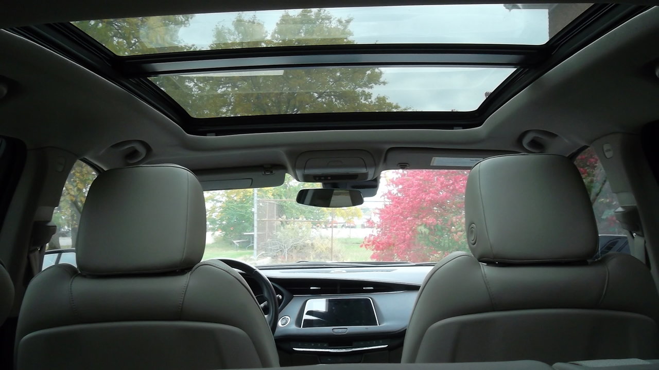 Used 2021 Cadillac XT4 Premium Luxury image 9