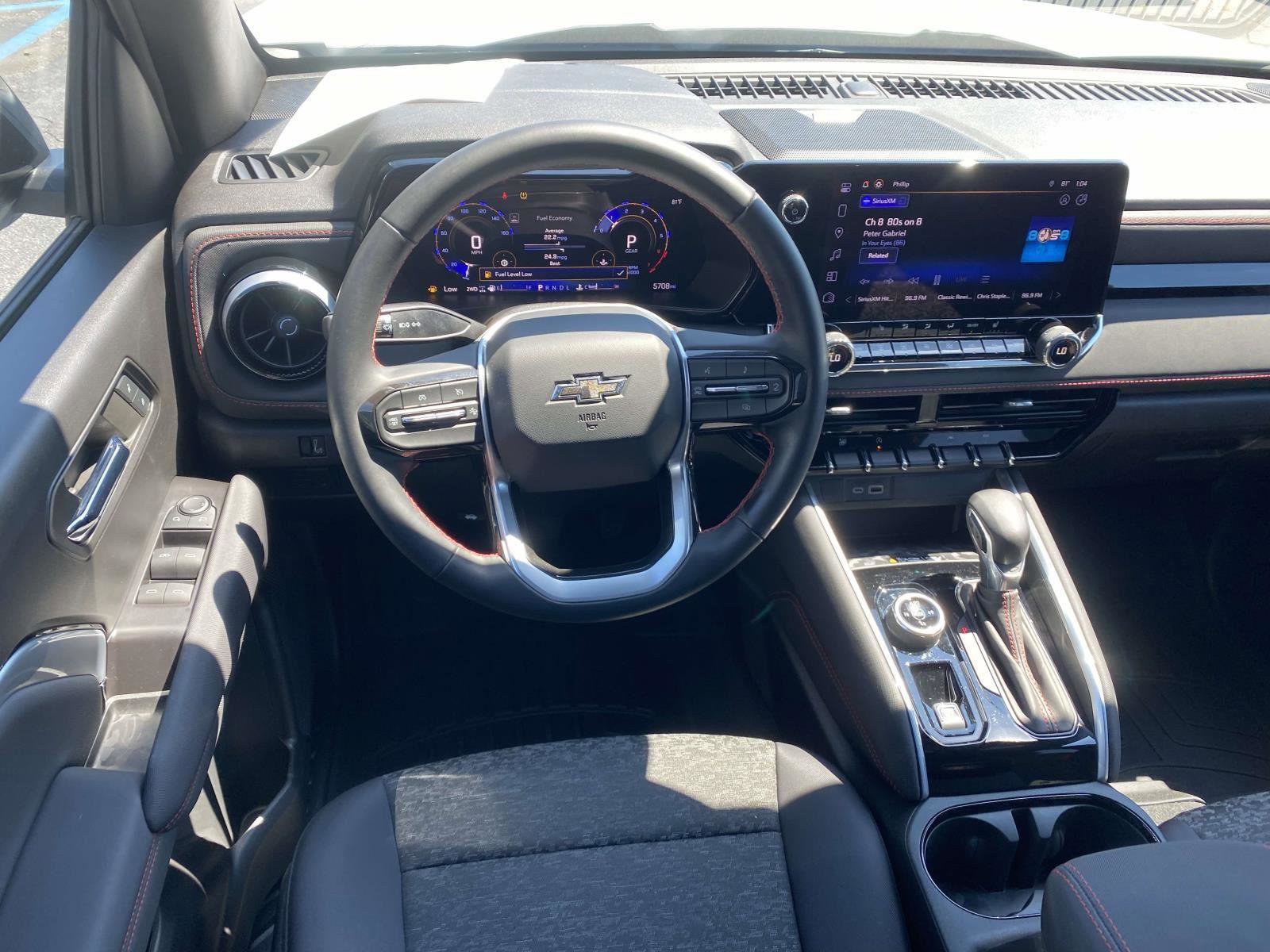 Used 2024 Chevrolet Colorado Z71 w/ Z71 Convenience Package 2 image 19