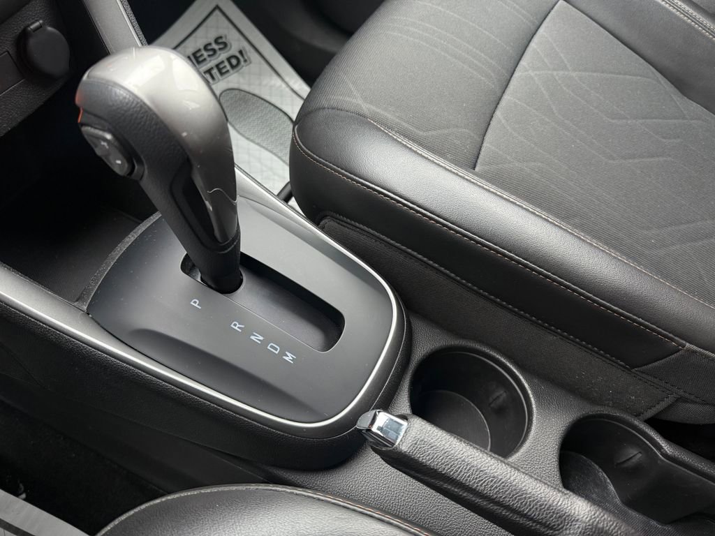 Used 2022 Chevrolet Trax LT w/ LT Convenience Package image 27