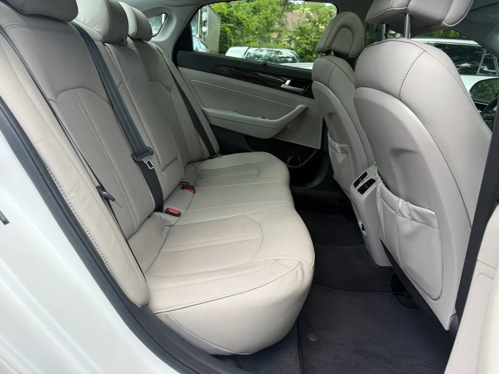 Used 2016 Hyundai Sonata Limited w/ Option Group 05 FWD image 11