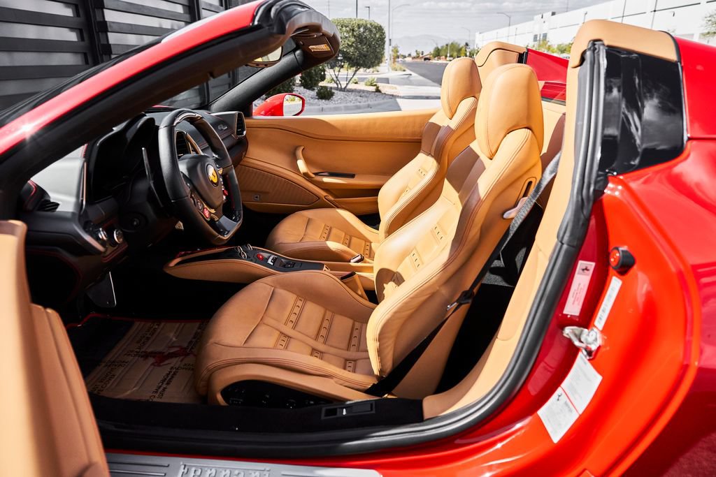 Used 2012 Ferrari 458 Spider RWD image 33