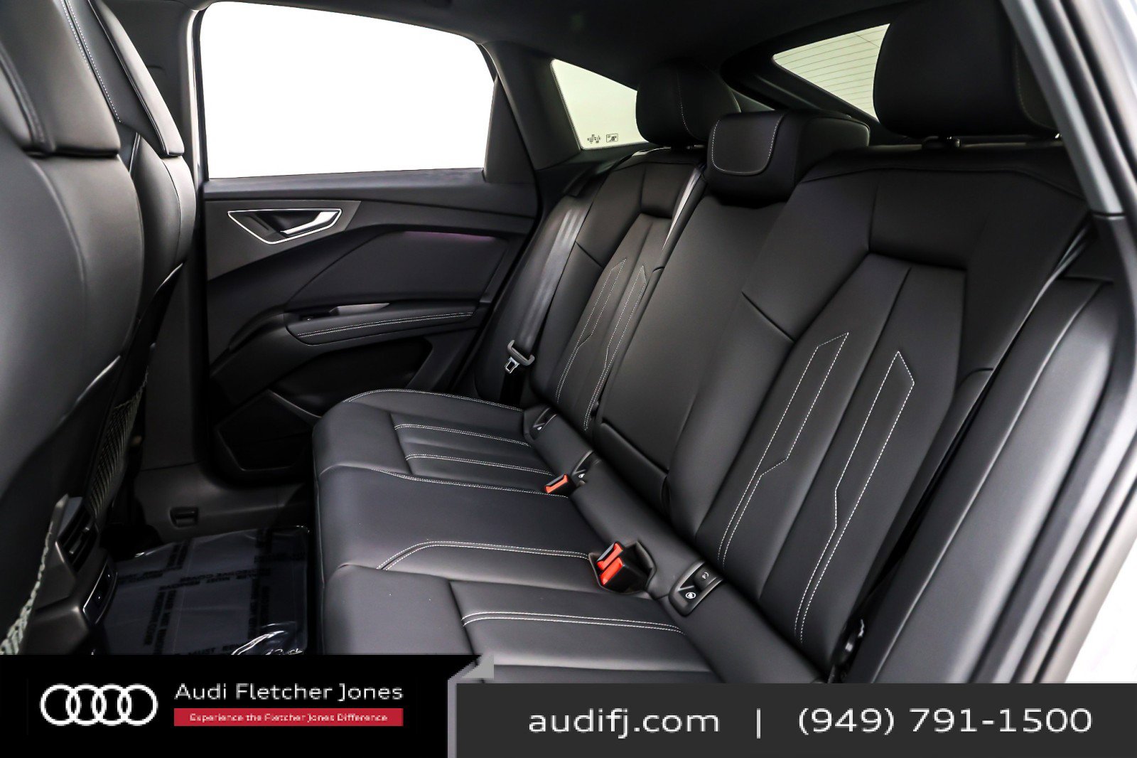 Used 2024 Audi Q4 e-tron Premium Plus image 9