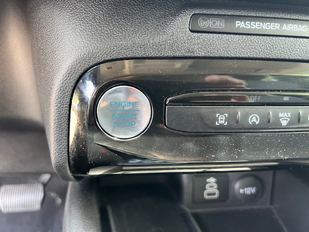 Used 2025 Ford Escape Platinum AWD/4WD image 23