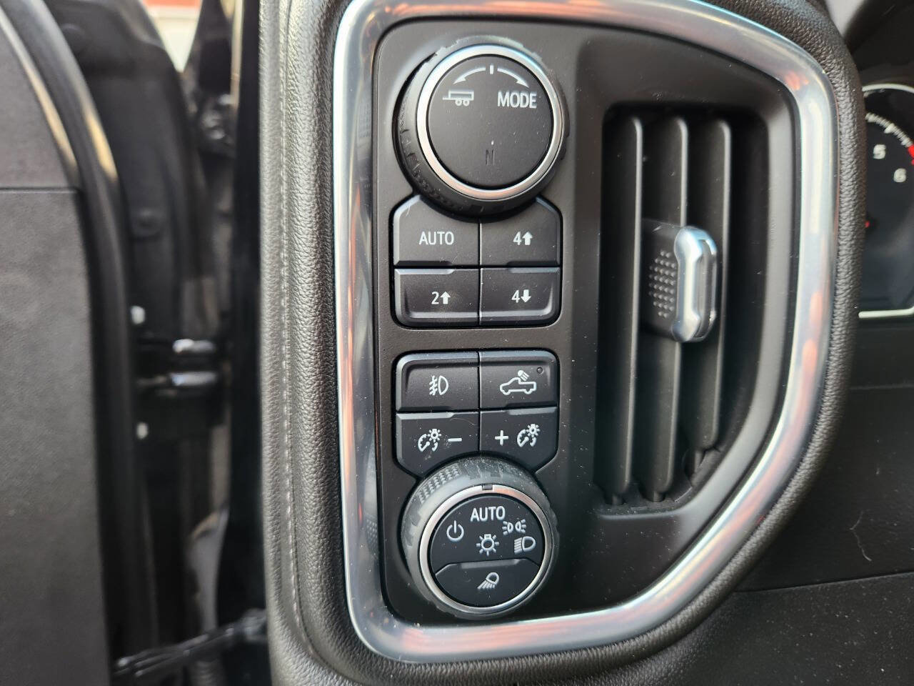 Used 2022 Chevrolet Silverado 1500 LT Trail Boss w/ Convenience Package II image 22