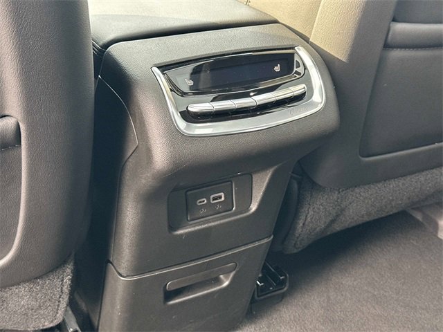 Used 2025 Cadillac XT6 Sport w/ Technology Package image 18